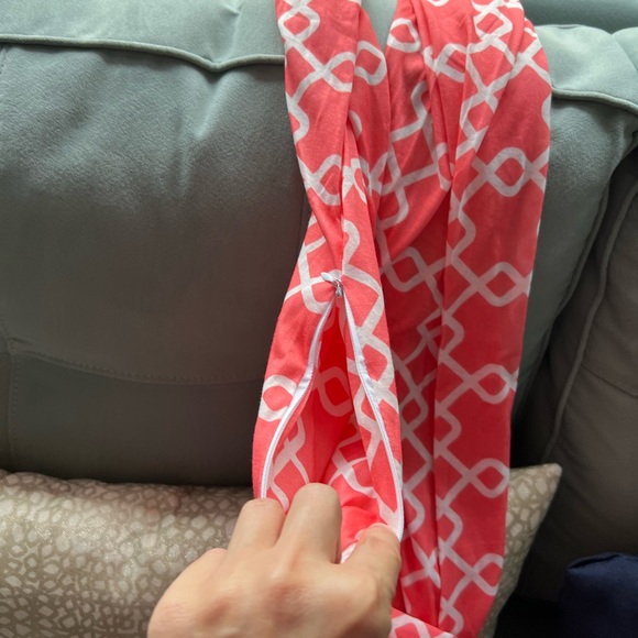 Spring infinity scarf with pocket! - Picture 4 of 4